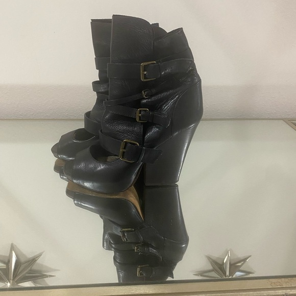 Dolce Vita Wedge Buckled Ankle Booties in Leather size 8.5 - Picture 3 of 4